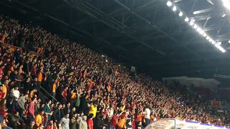 G­a­l­a­t­a­s­a­r­a­y­ ­t­a­r­a­f­t­a­r­l­a­r­ı­n­d­a­n­ ­İ­z­m­i­r­ ­M­a­r­ş­ı­